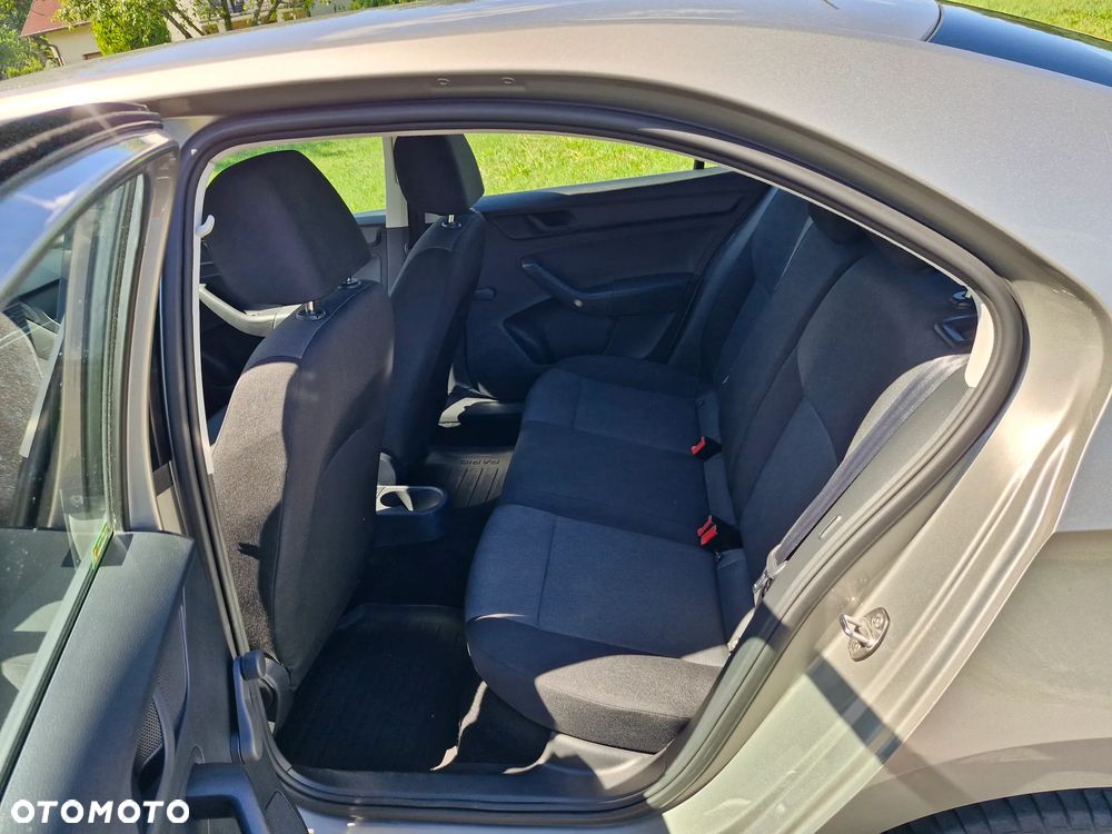 Skoda RAPID 1.2 TSI Active - 11