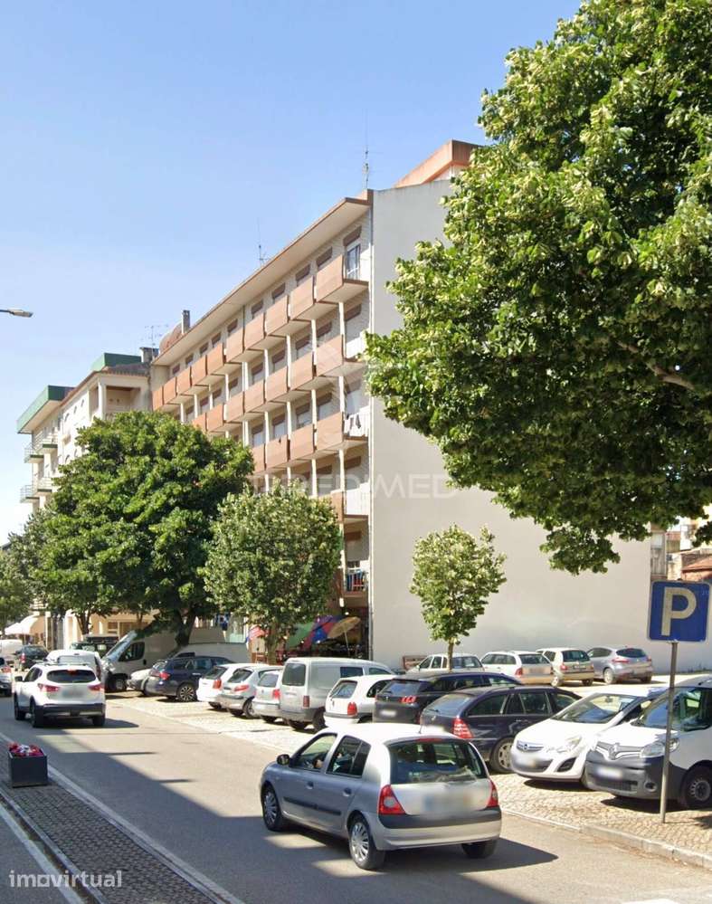 Apartamento T3, 2 WC e 3 varandas na Avenida Paulo VI, Rio Maior, S... - Grande imagem: 2/15