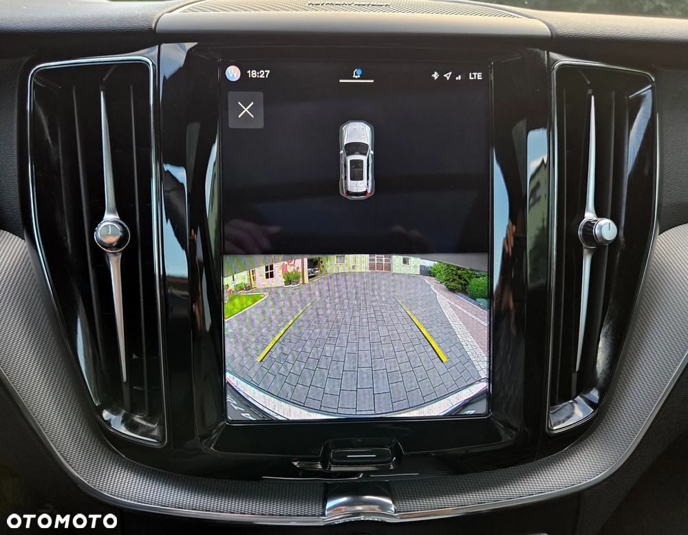 Volvo XC 60 B4 D AWD Ultimate Bright - 37
