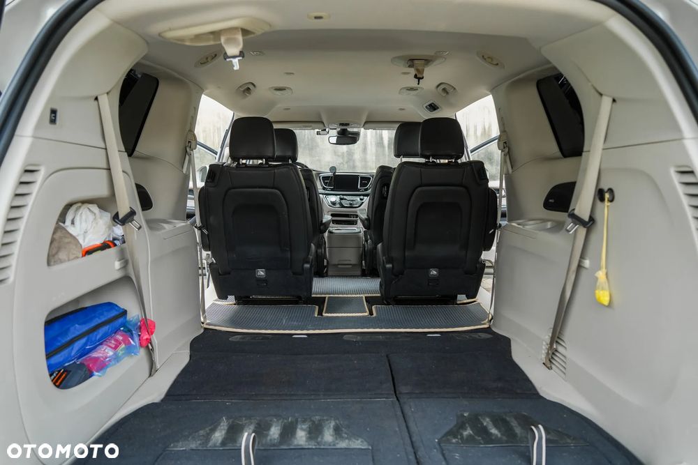 Chrysler Pacifica - 7