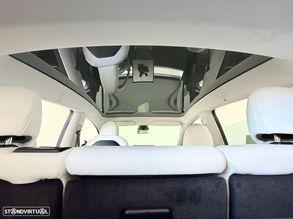 Tesla Model Y Performance Dual Motor AWD - 41