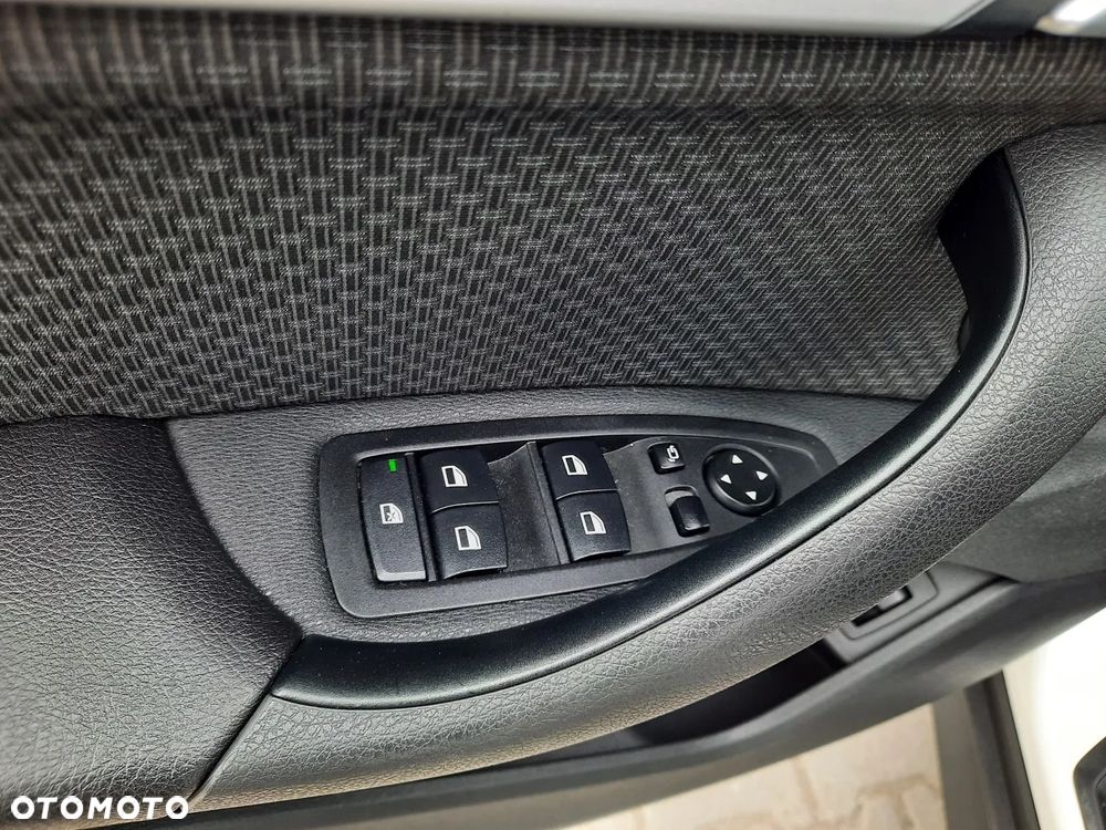 BMW X1 xDrive20i - 15