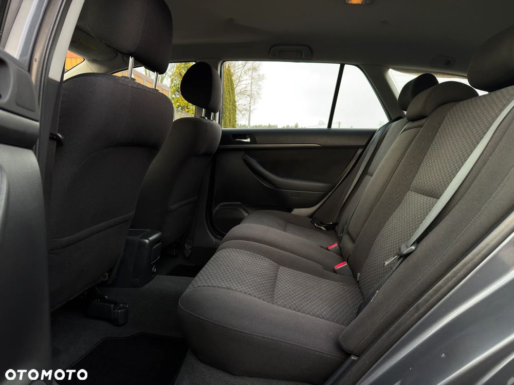 Toyota Avensis 2.0 VVT-i Sol - 18