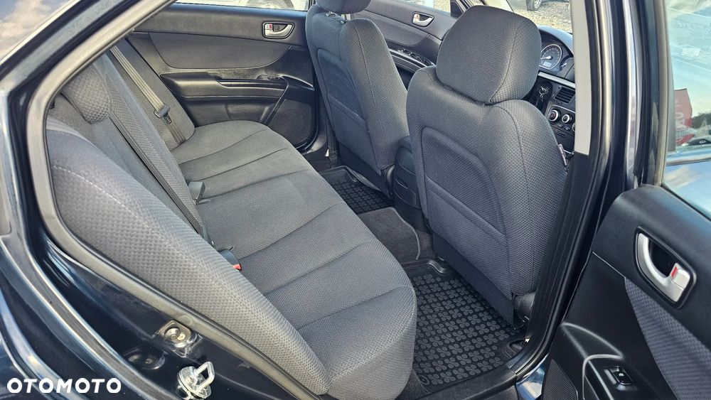 Hyundai Sonata 2.0 GL Comfort - 18