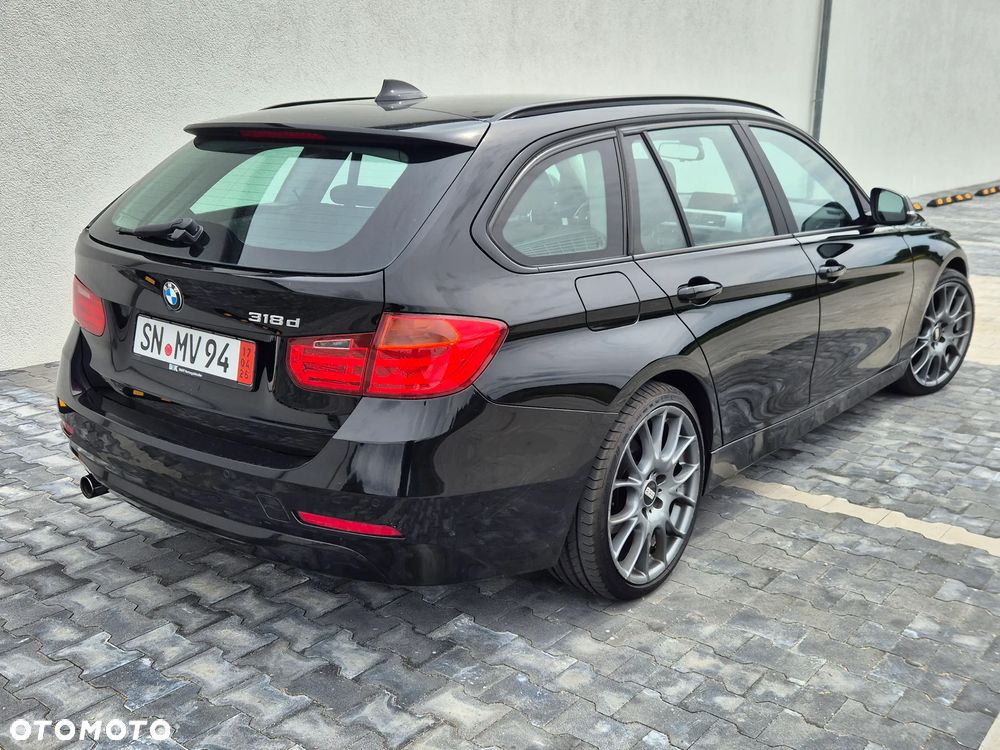 BMW Seria 3 318d DPF Edition Sport - 17