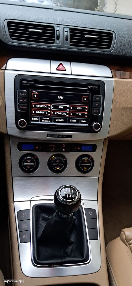 VW Passat Variant 2.0 TDi Sportline - 25