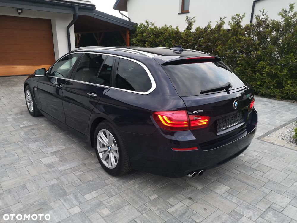 BMW Seria 5 525d xDrive - 9