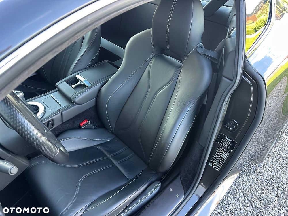 Aston Martin V12 Vantage Standard - 37