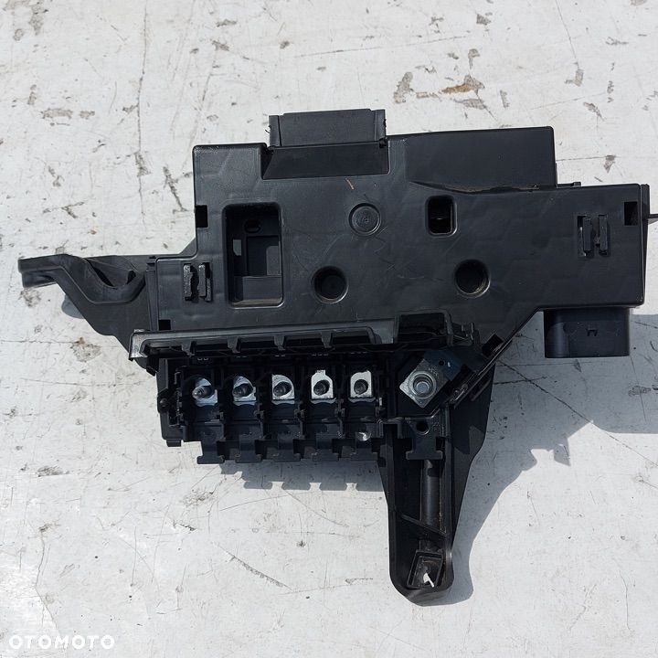 SKRZYNKA BEZPIECZNIKOW KLEMA PLUSOWA MERCEDES E W213 ORYGINAL DEMONTAZ 2135400350 - 6