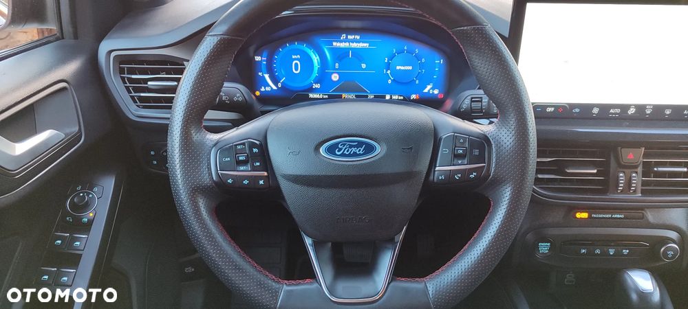 Ford Focus 1.0 EcoBoost Hybrid ST-LINE X - 26