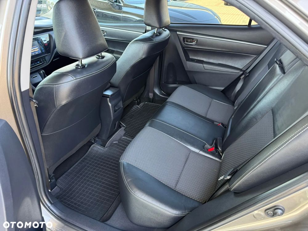 Toyota Corolla 1.6 50th Anniversary MS - 11