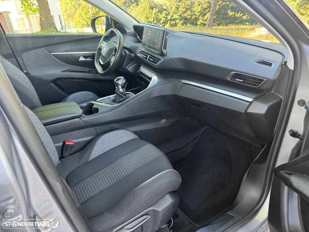 Peugeot 3008 1.5 BlueHDi Active Pack - 32