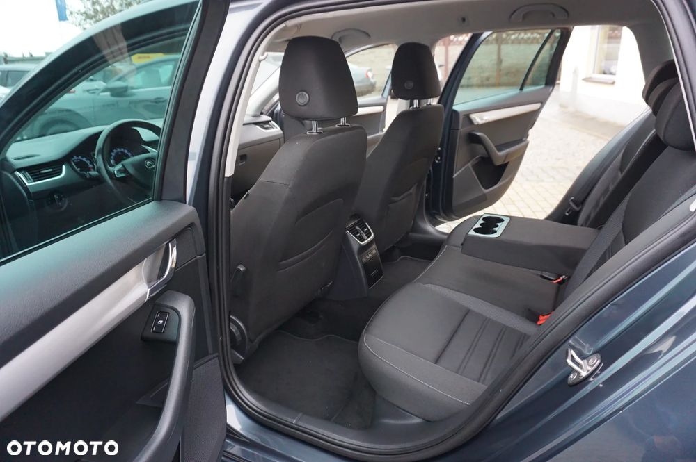 Skoda Octavia 2.0 TDI DSG Premium Edition - 25