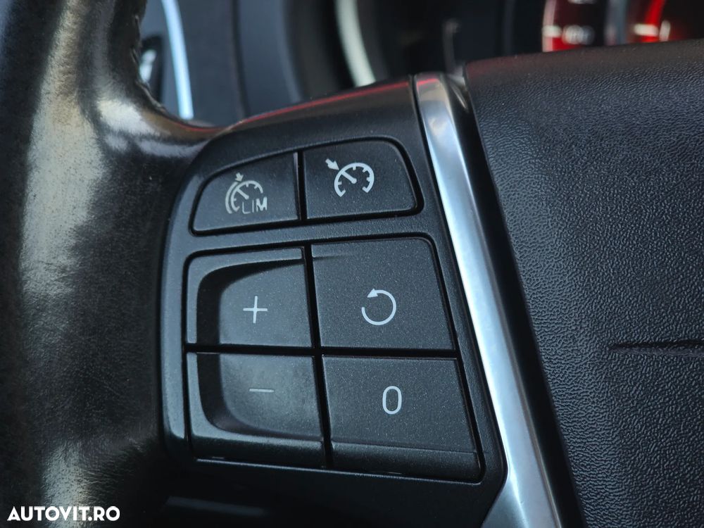 Volvo V40 D4 Summum - 16