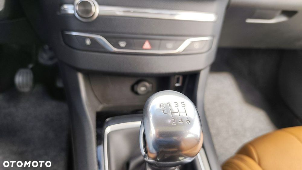 Peugeot 308 BlueHDi FAP 120 Stop&Start GT-Line Edition - 21