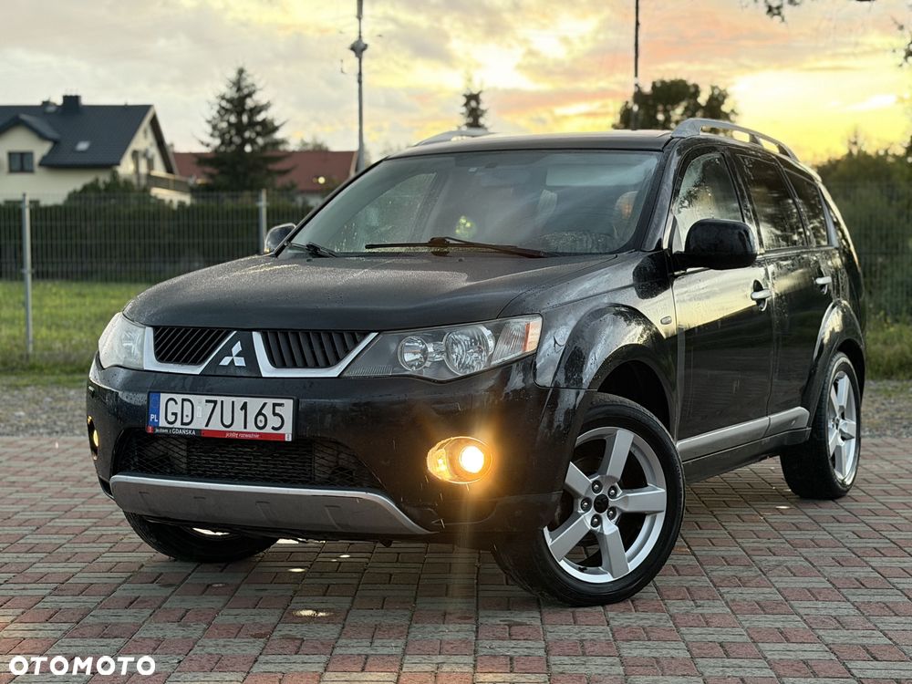 Mitsubishi Outlander - 1