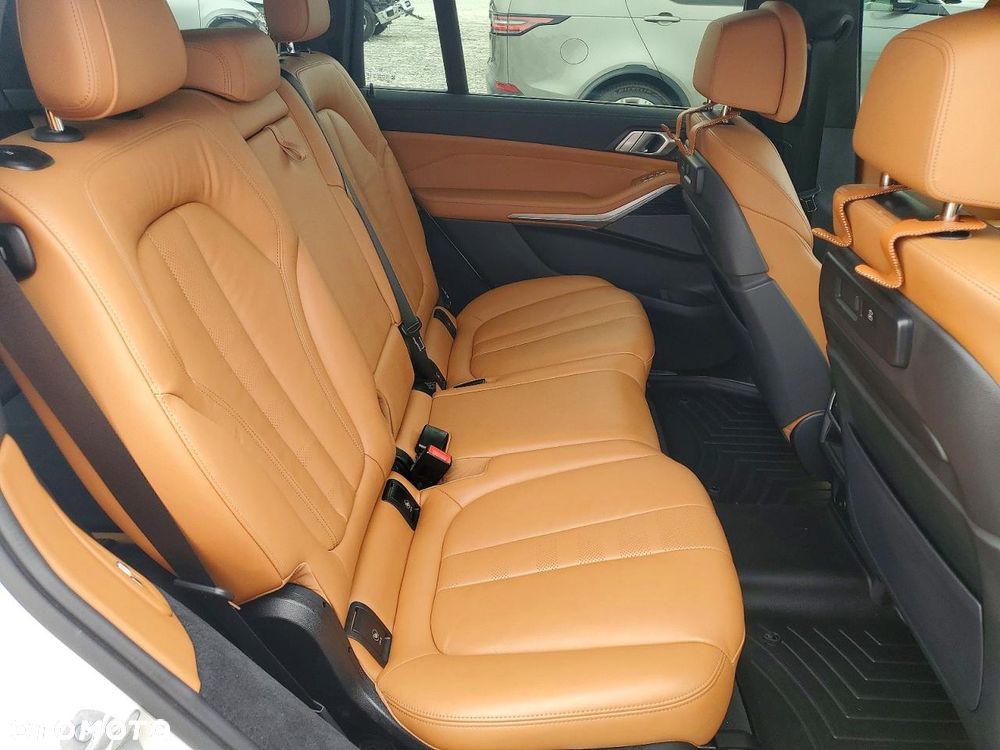 BMW X7 - 8