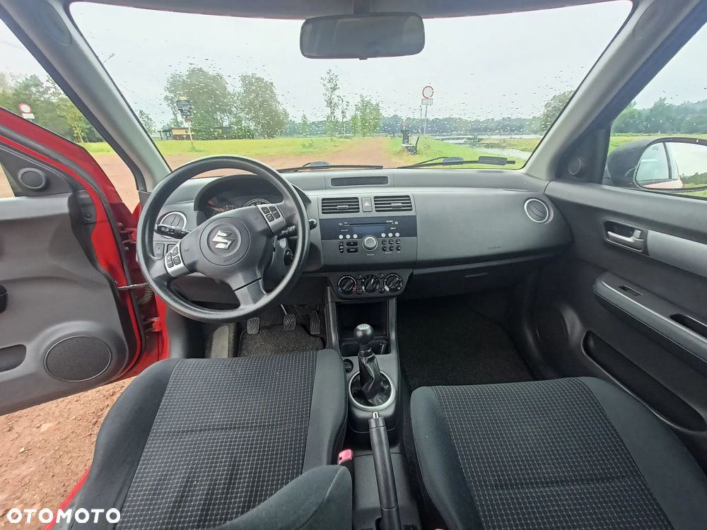 Suzuki Swift 1.3 Club - 10