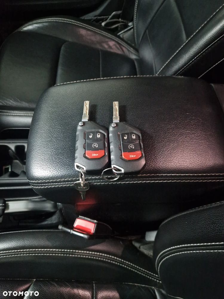 Jeep Wrangler 3.6 Unlim Sahara - 37