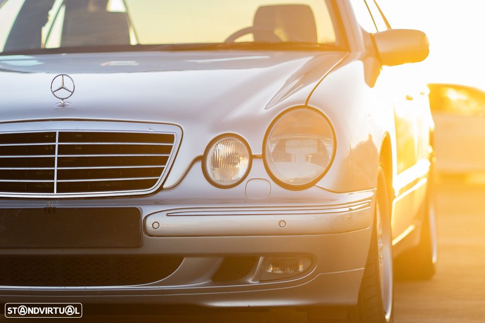 Mercedes-Benz E 320 - 4