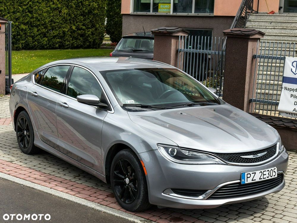 Chrysler 200 - 5