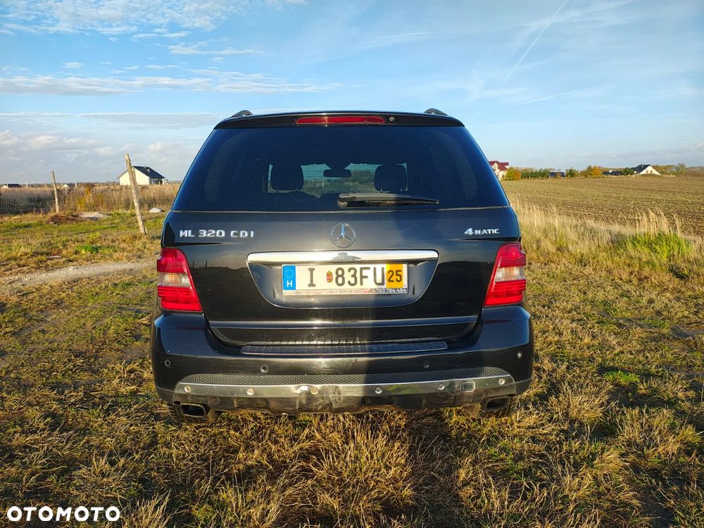 Mercedes-Benz ML - 16