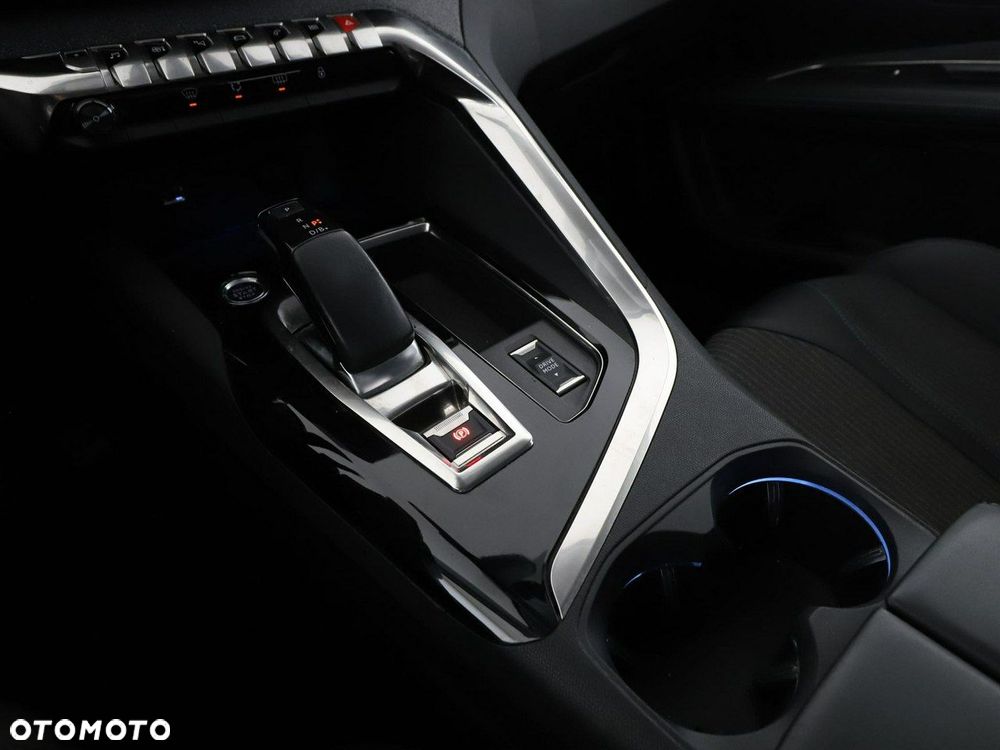 Peugeot 3008 225 e-EAT8 Allure Pack - 32