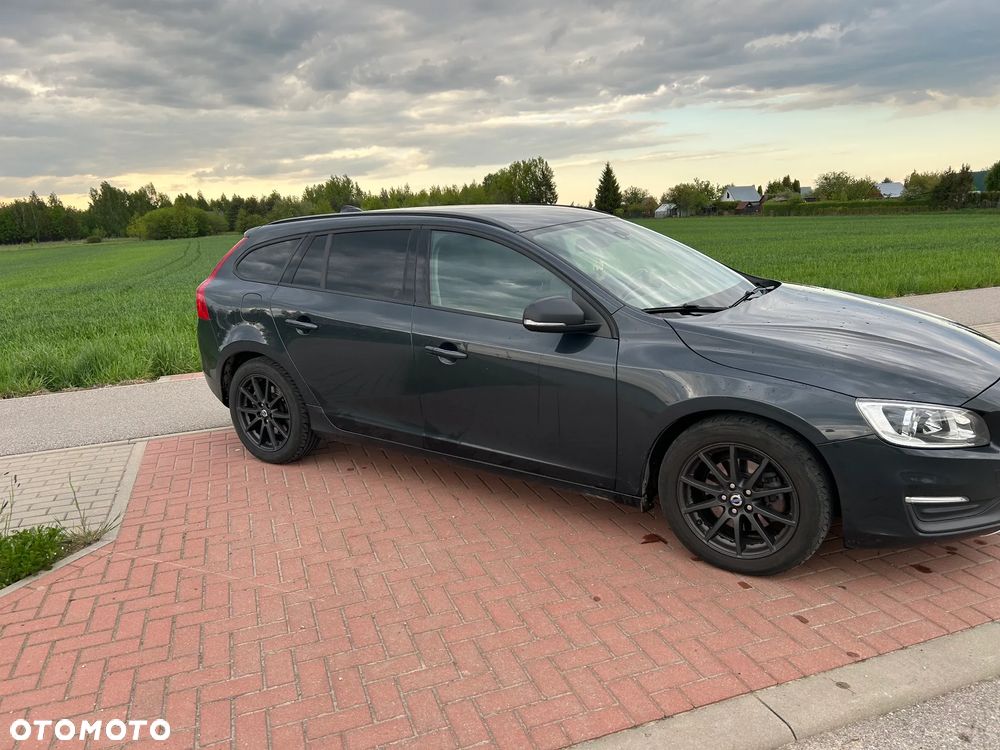 Volvo V60 D2 Kinetic - 2