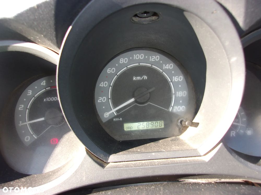 Toyota Hilux 2.5 D-4D Active - 25
