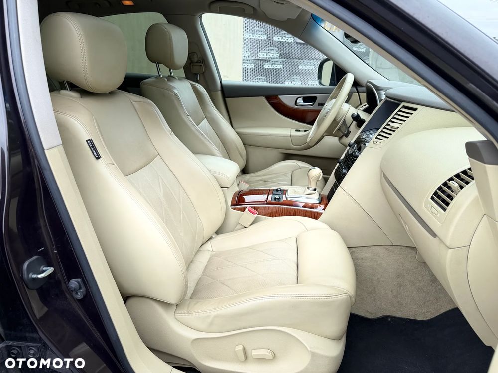 Infiniti QX70 3.0d S - 12