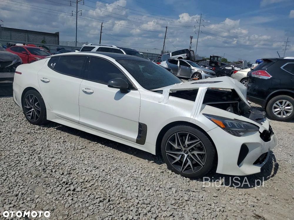 Kia Stinger - 4