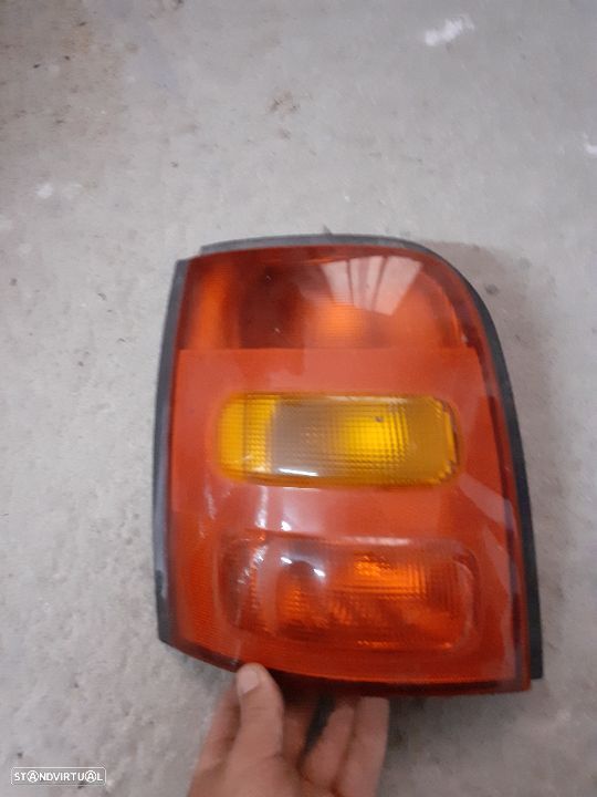 Farol traseiro lado condutor nissam micra - 1