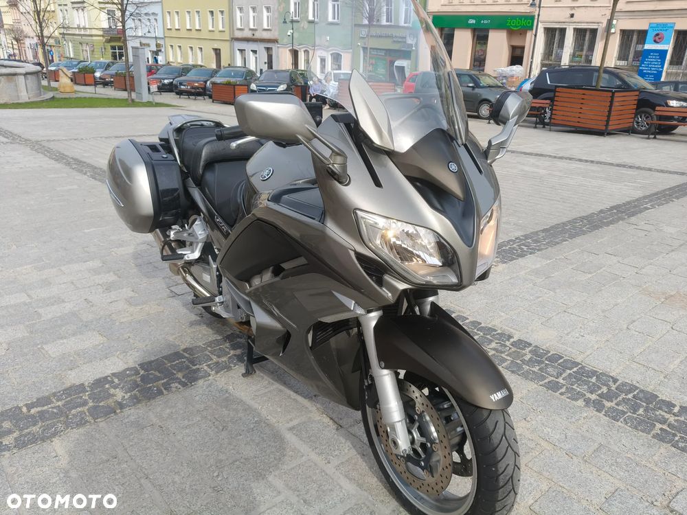 Yamaha FJR - 2
