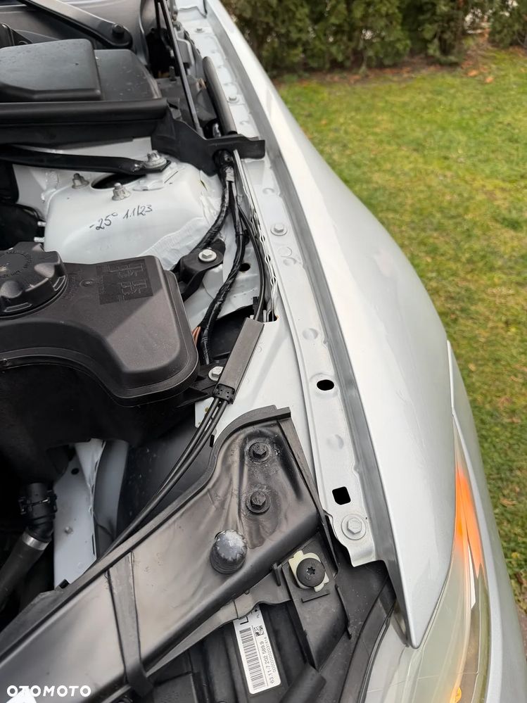 BMW Seria 3 318d DPF Edition Exclusive - 24