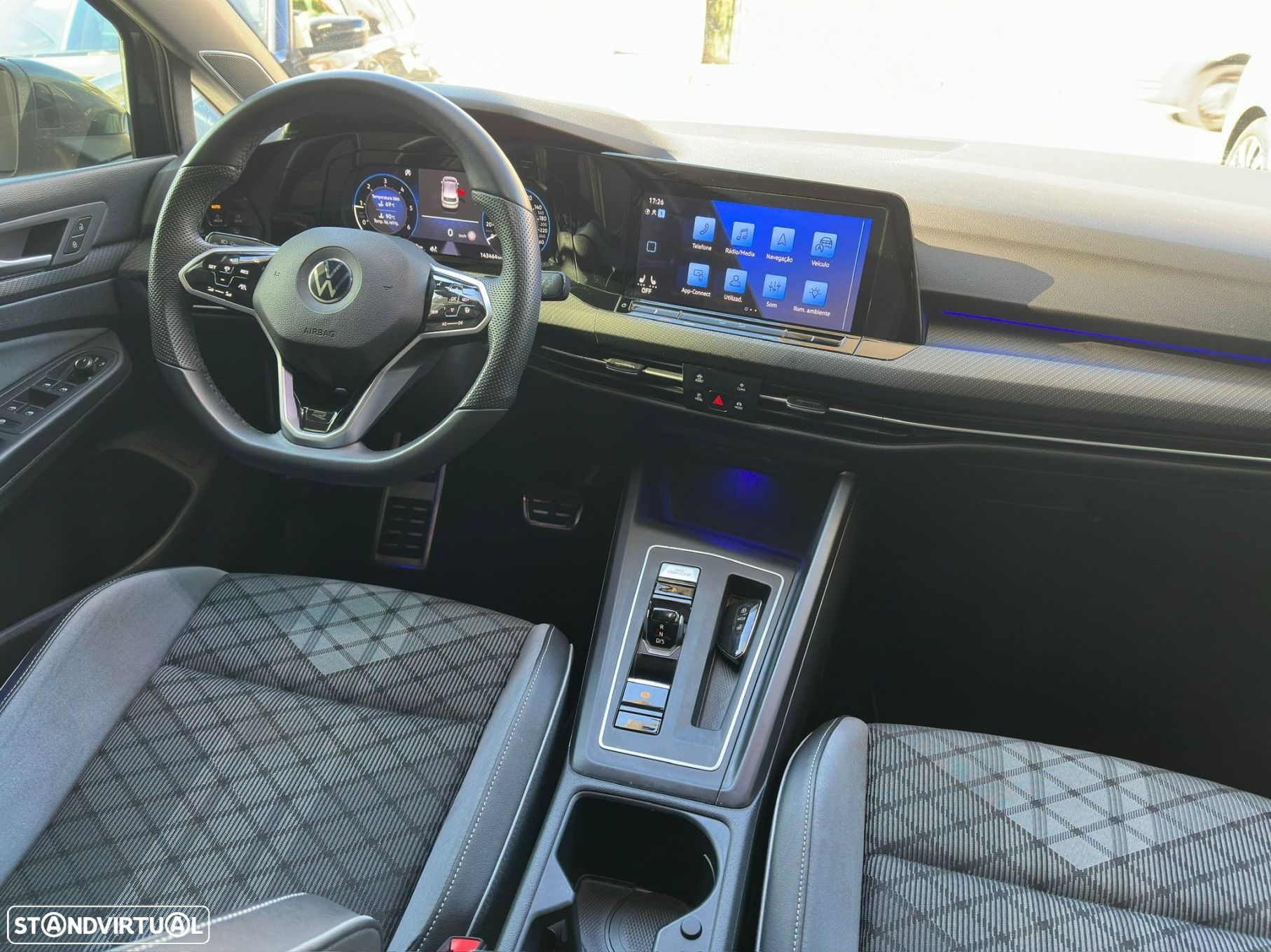 VW Golf 2.0 TDI R-Line DSG - 8
