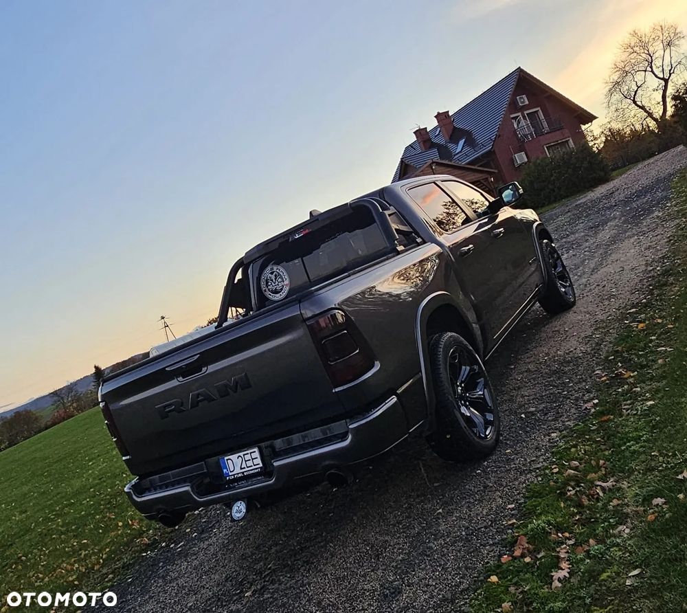 RAM 1500 Crew Cab Shortbed Laramie - 3