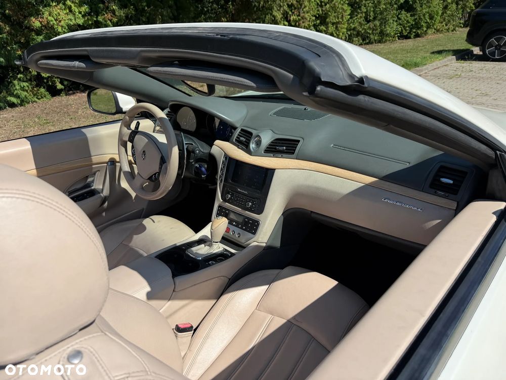 Maserati GranCabrio - 10