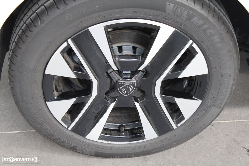 Peugeot 208 1.2 Hybrid Allure e-DCS6 - 9