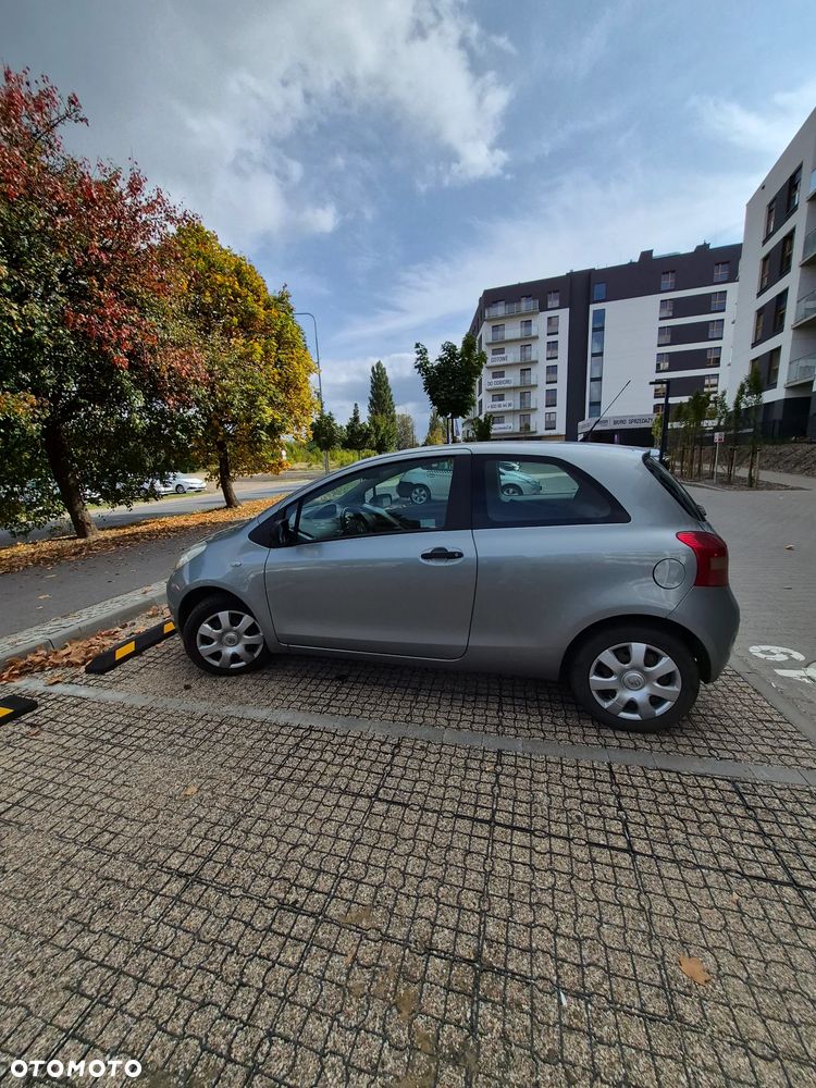 Toyota Yaris - 4