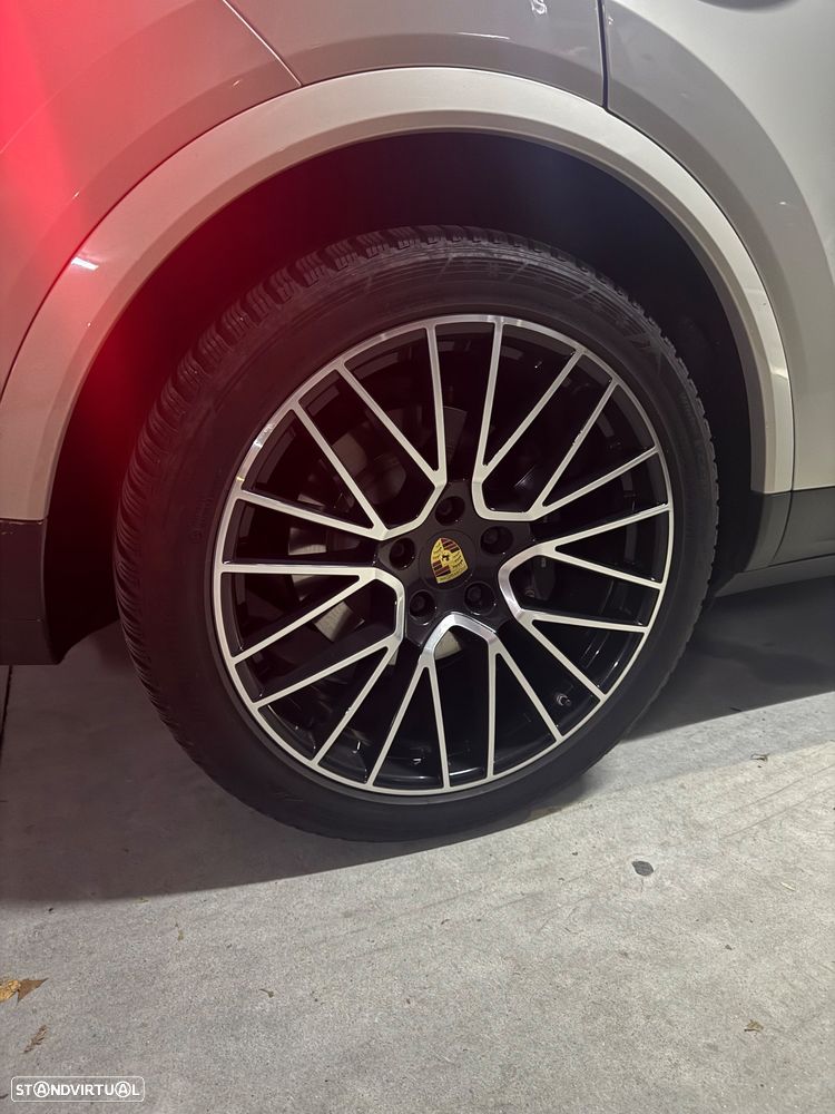 Porsche Cayenne Coupé E-Hybrid - 28