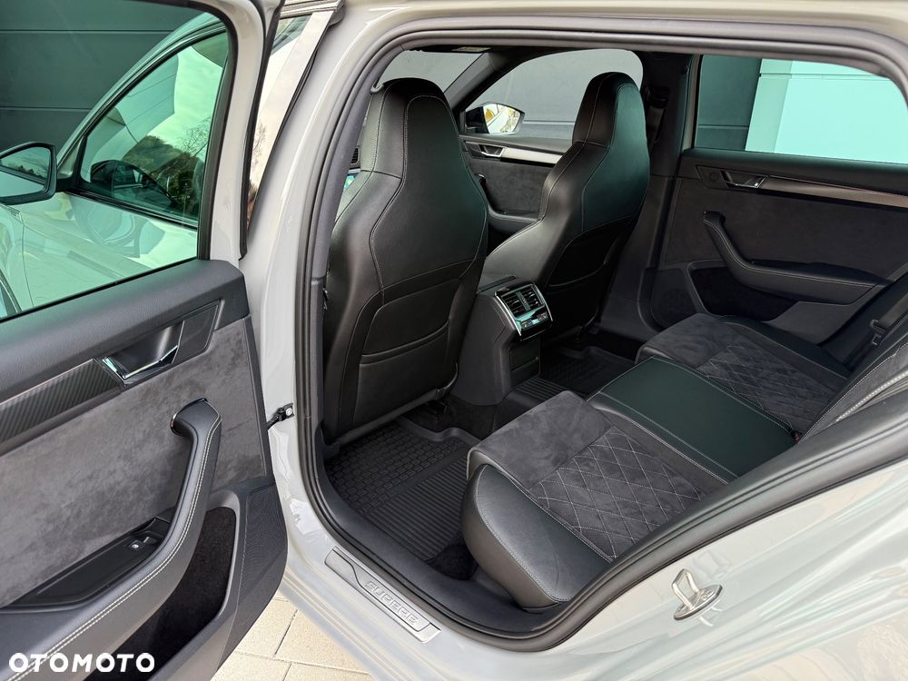 Skoda Superb 2.0 TDI SCR Sportline DSG - 21