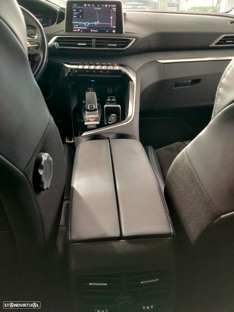 Peugeot 3008 PureTech 130 Stop & Start GPF EAT8 Crossway - 13