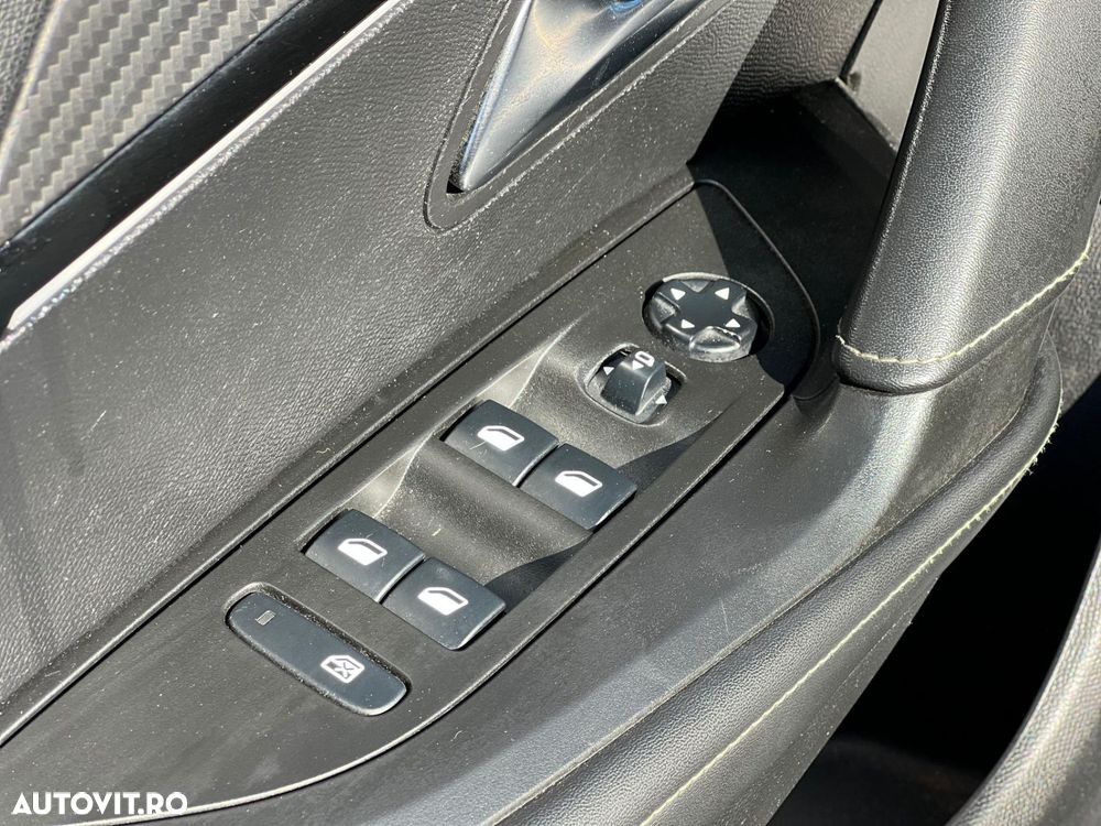 Peugeot 2008 1.2L PureTech 130 S&S EAT8 Allure - 11