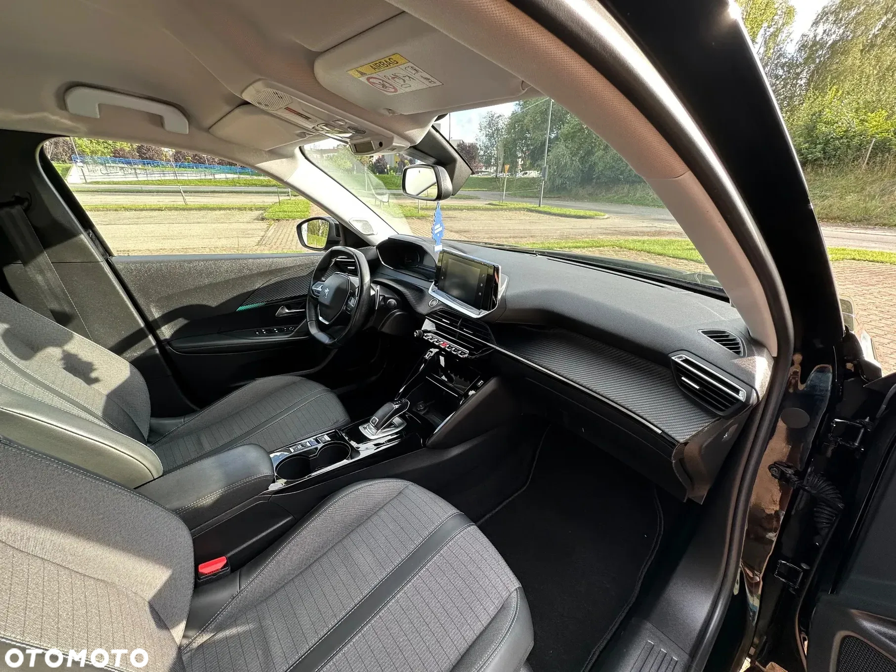 Peugeot 2008 1.5 BlueHDi Allure Pack S&S EAT8 - 23