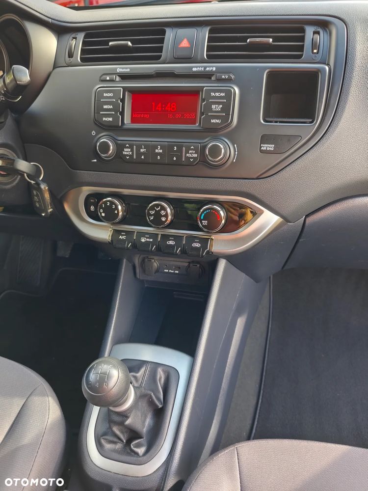 Kia Rio - 20