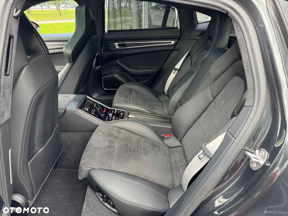 Porsche Panamera GTS - 30