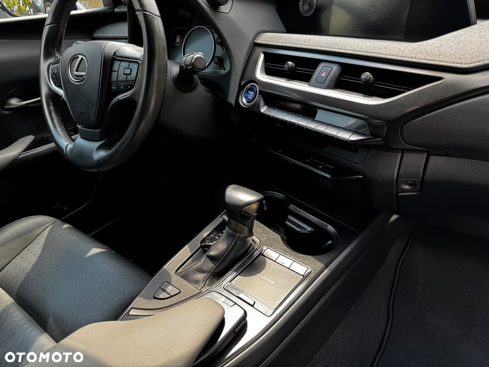 Lexus UX - 17