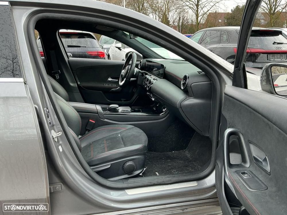 Mercedes-Benz A 250 e AMG Line - 4