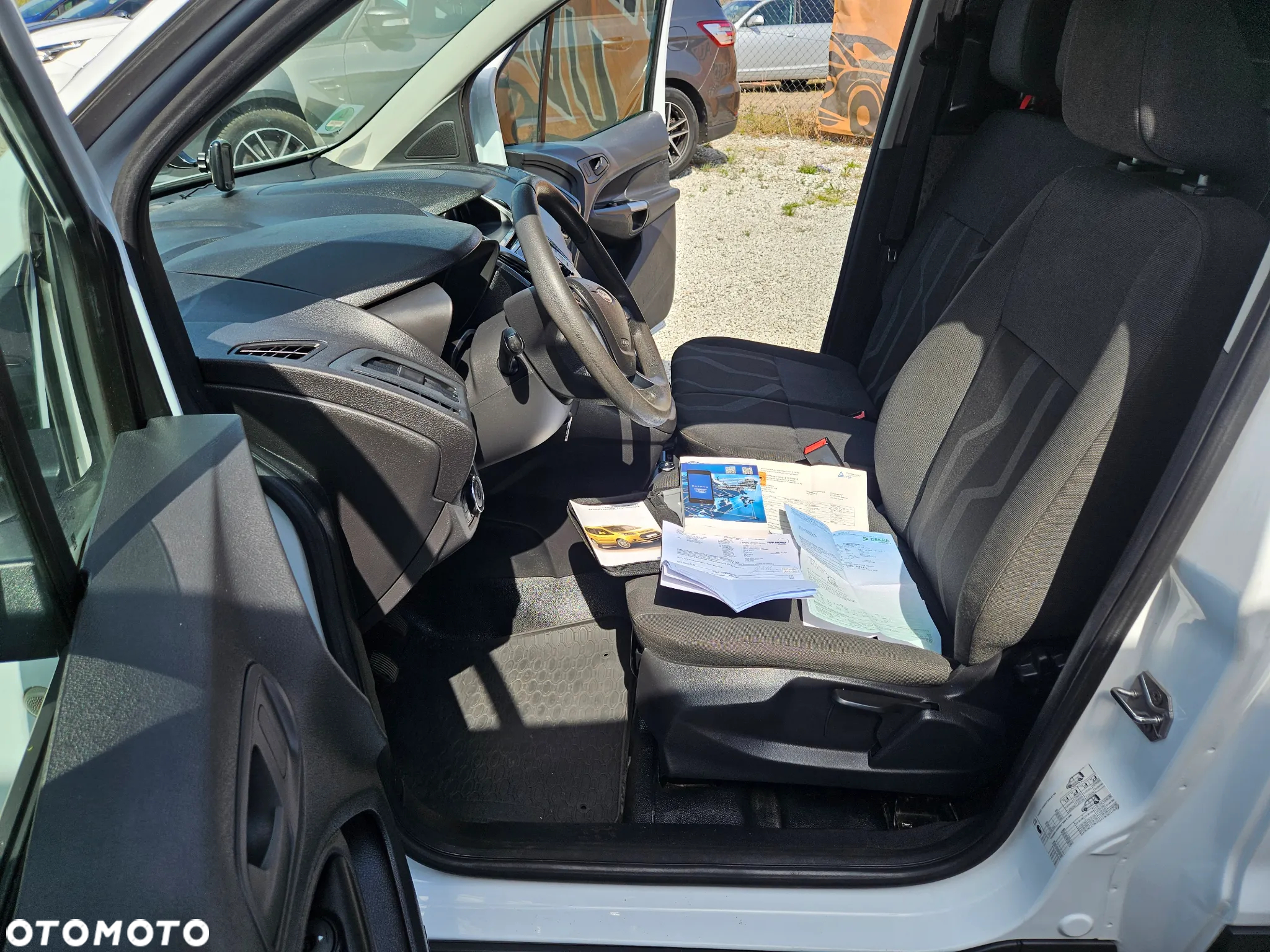 Ford Transit Connect - 16