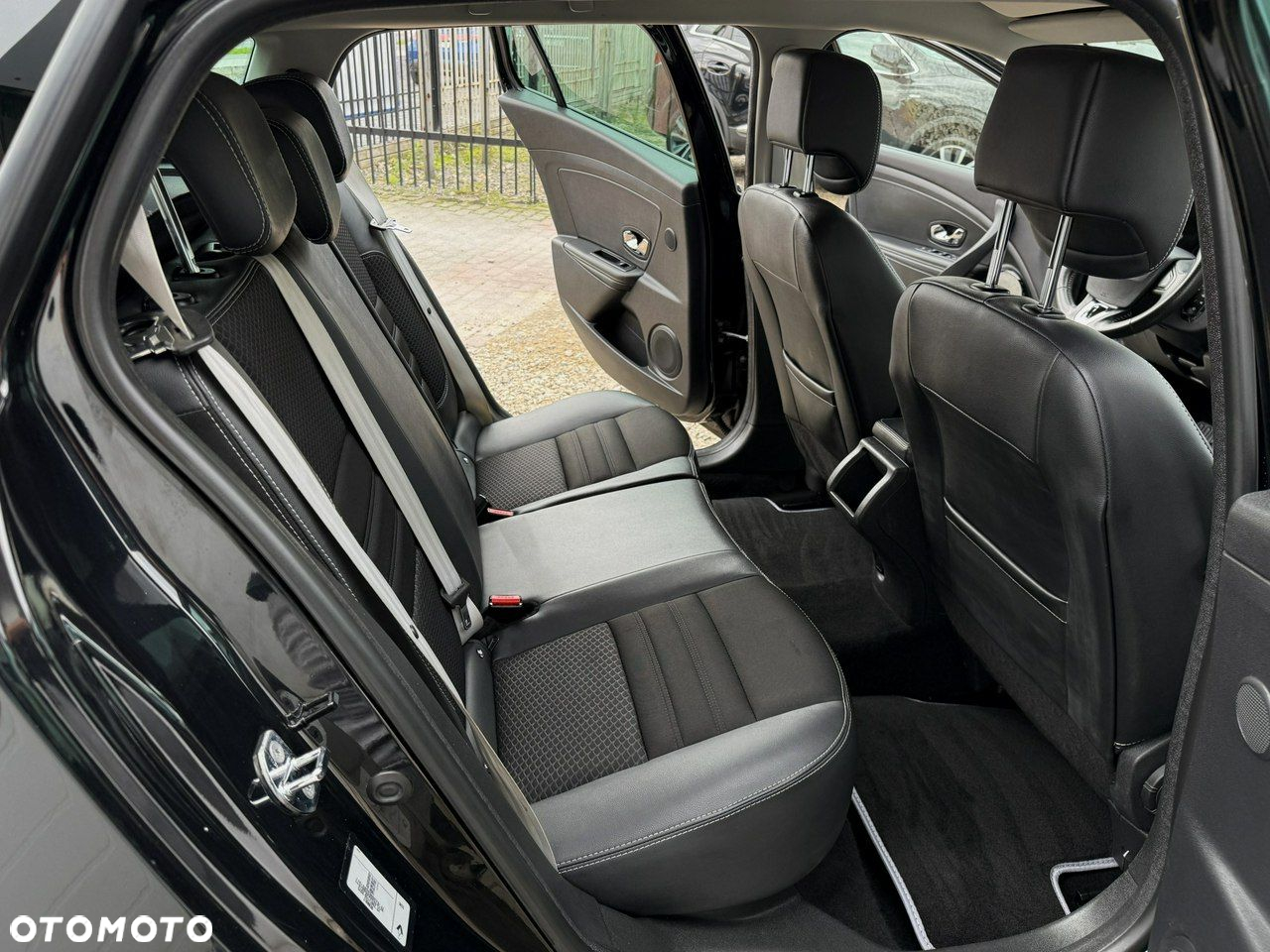 Renault Megane Grandtour ENERGY dCi 110 EDC BOSE EDITION - 23